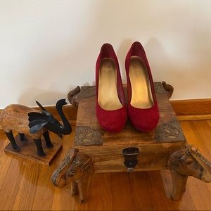 Franco Sarto Suede Pumps
